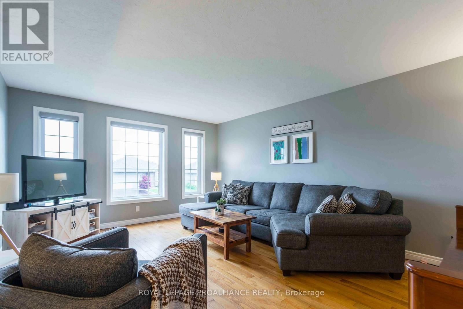 35 BELVEDERE ROAD Image 14