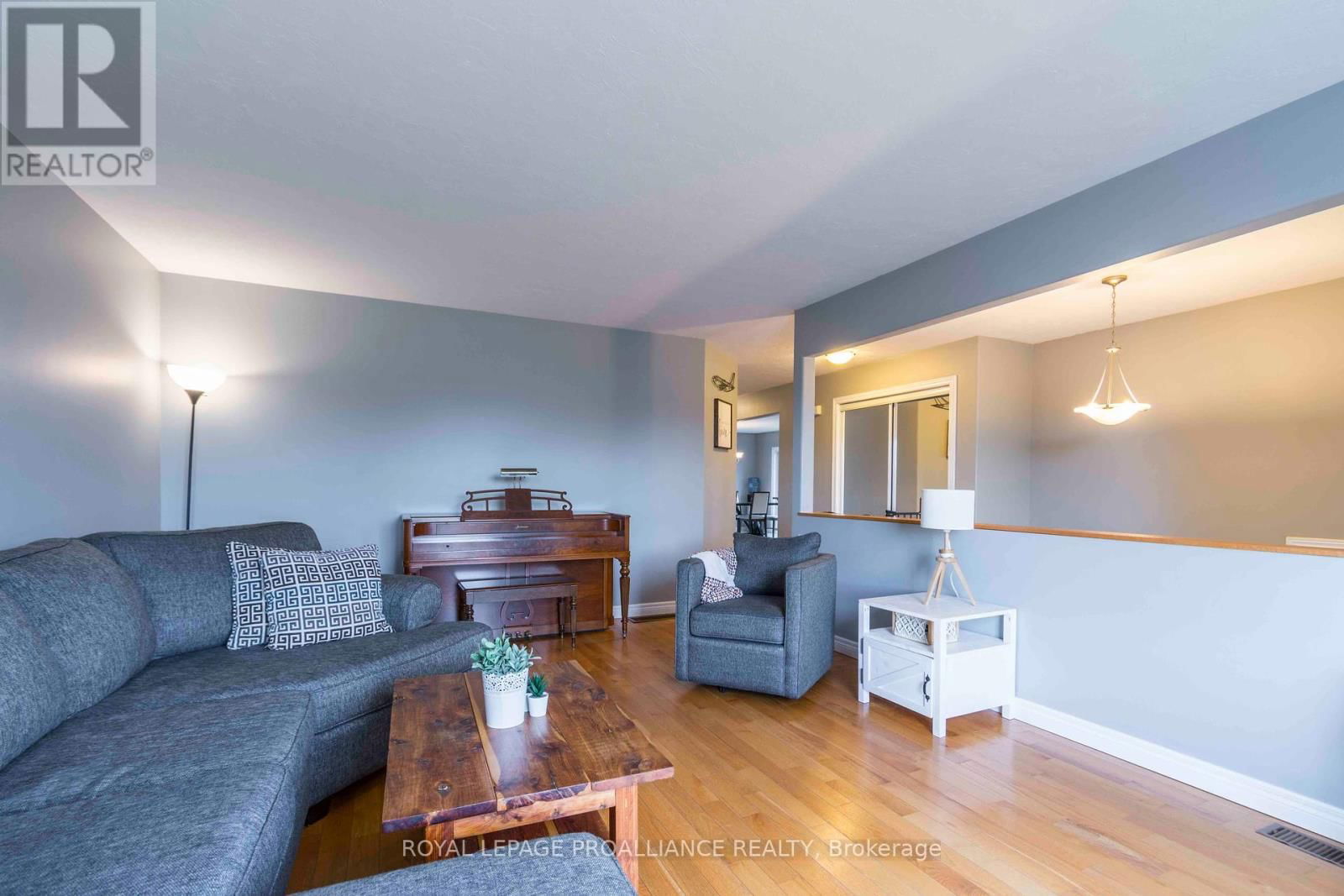 35 BELVEDERE ROAD Image 16