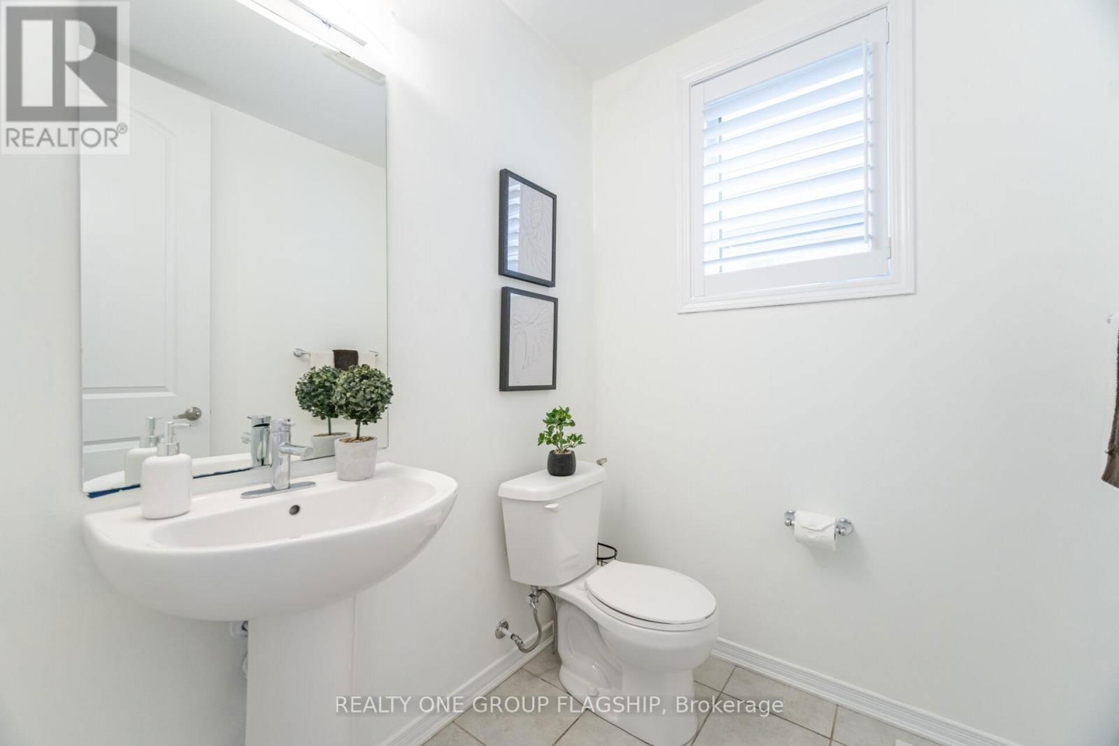 15 LISE LANE Image 12