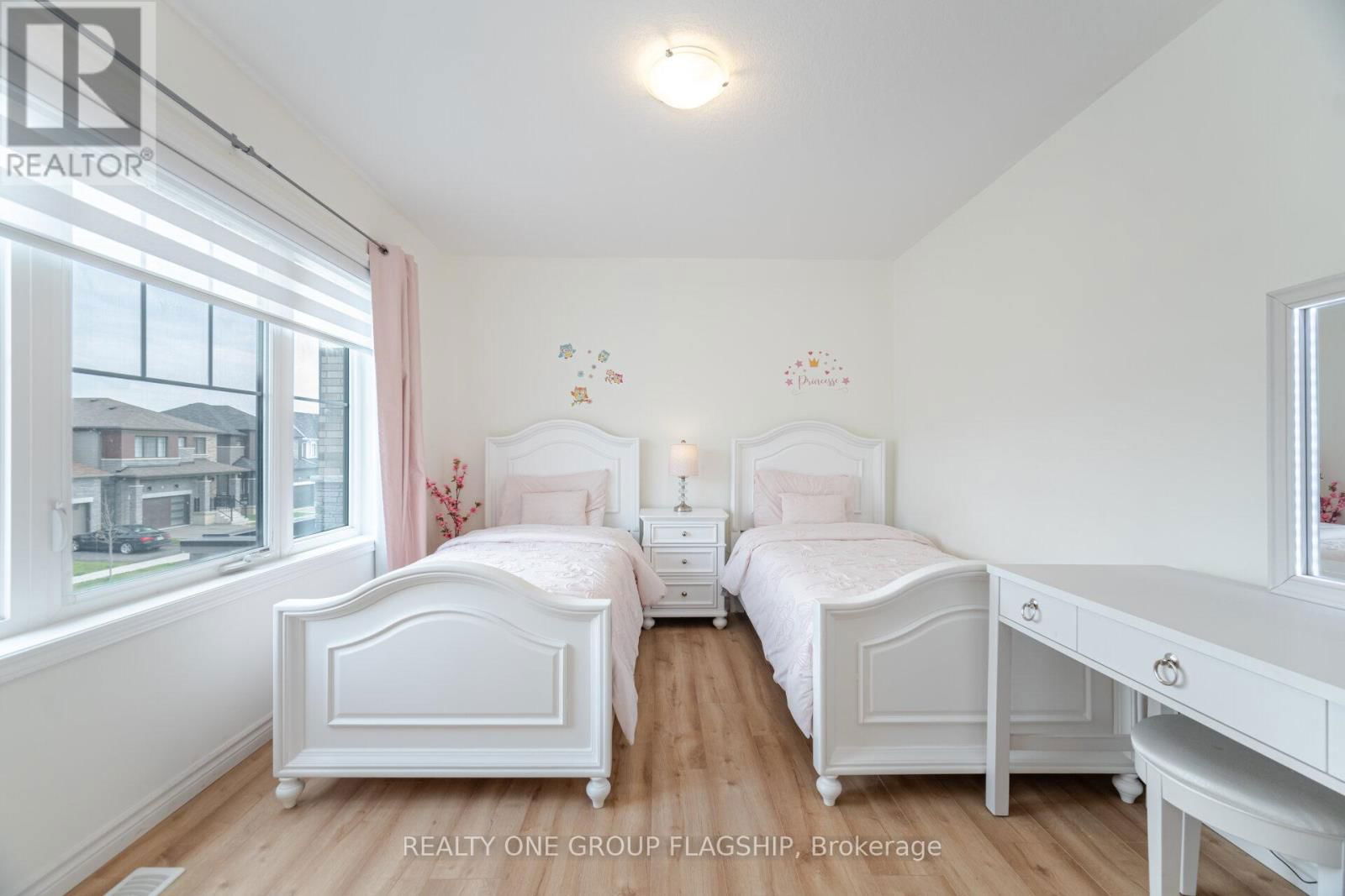 15 LISE LANE Image 19