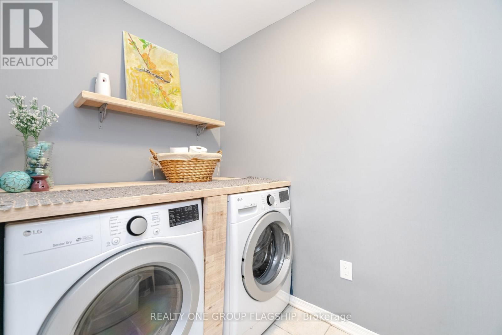 15 LISE LANE Image 24