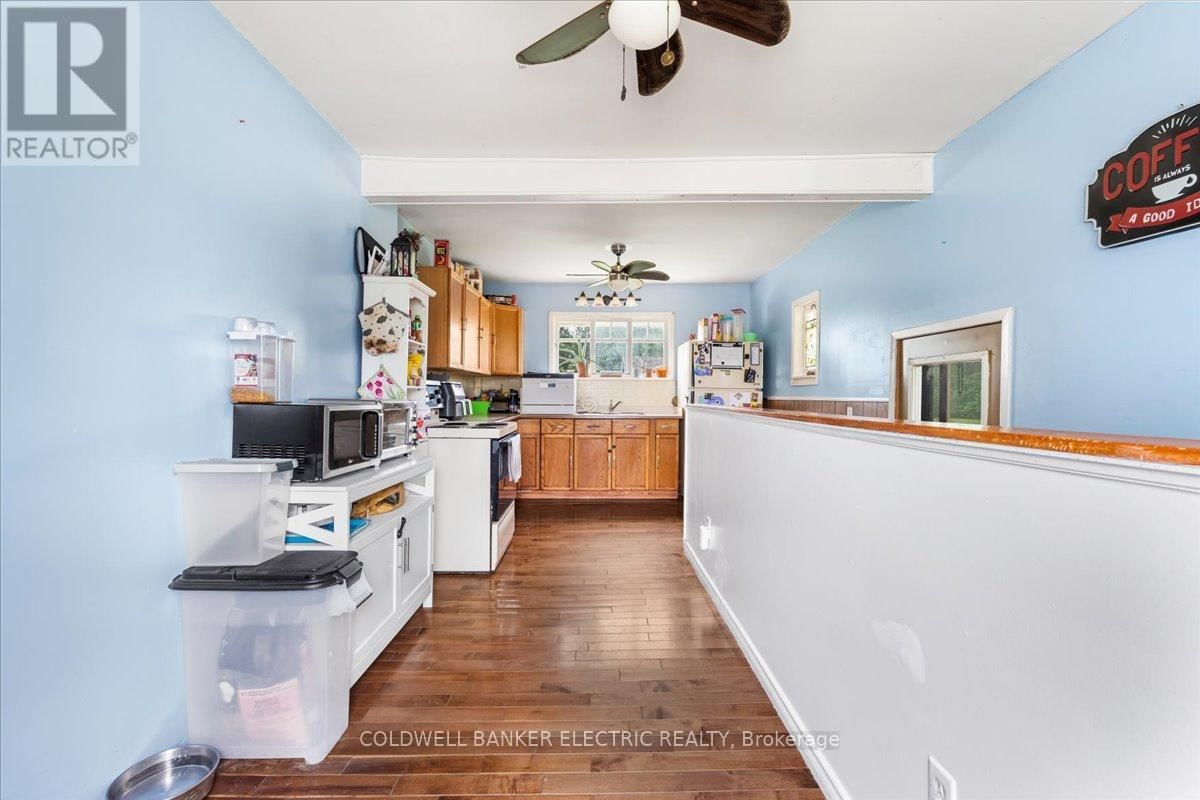205 WALLACE STREET Image 11
