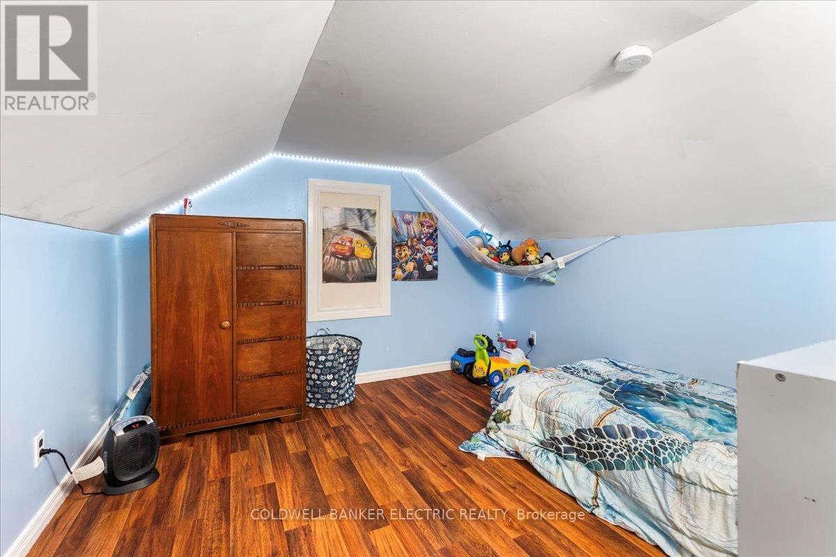 205 WALLACE STREET Image 20
