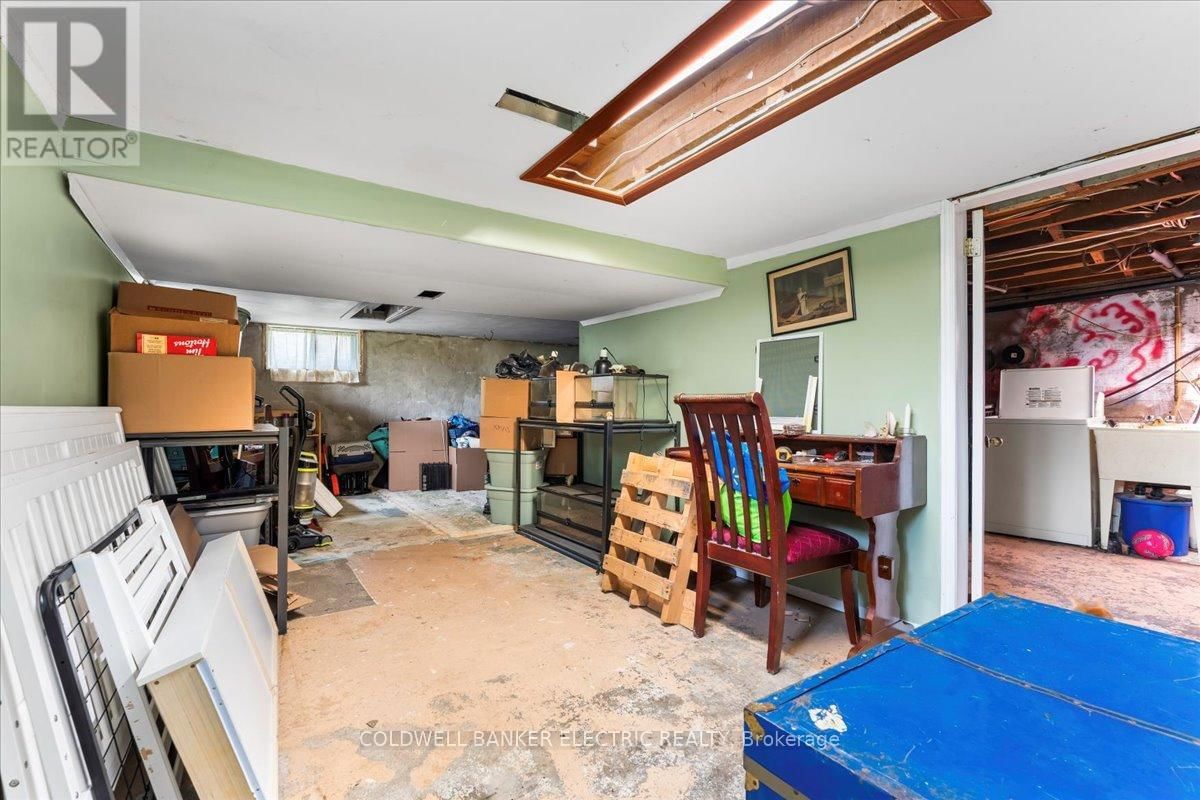 205 WALLACE STREET Image 22