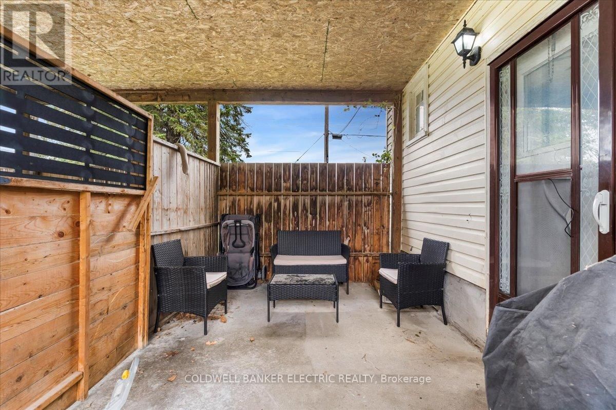 205 WALLACE STREET Image 24