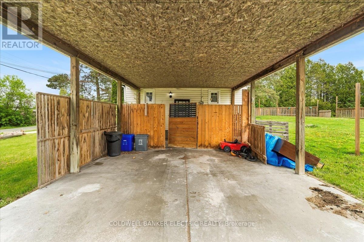 205 WALLACE STREET Image 29