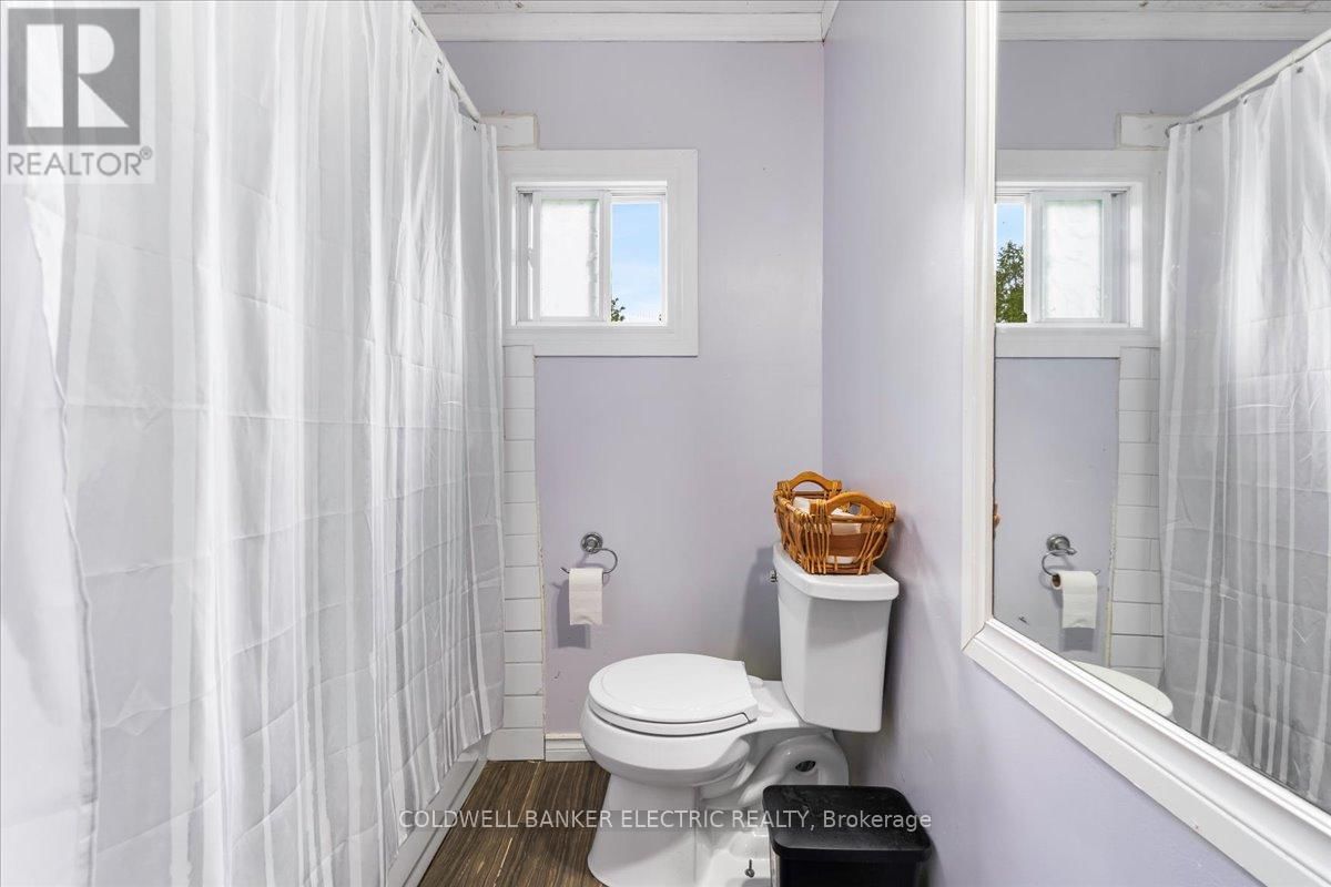 205 WALLACE STREET Image 9