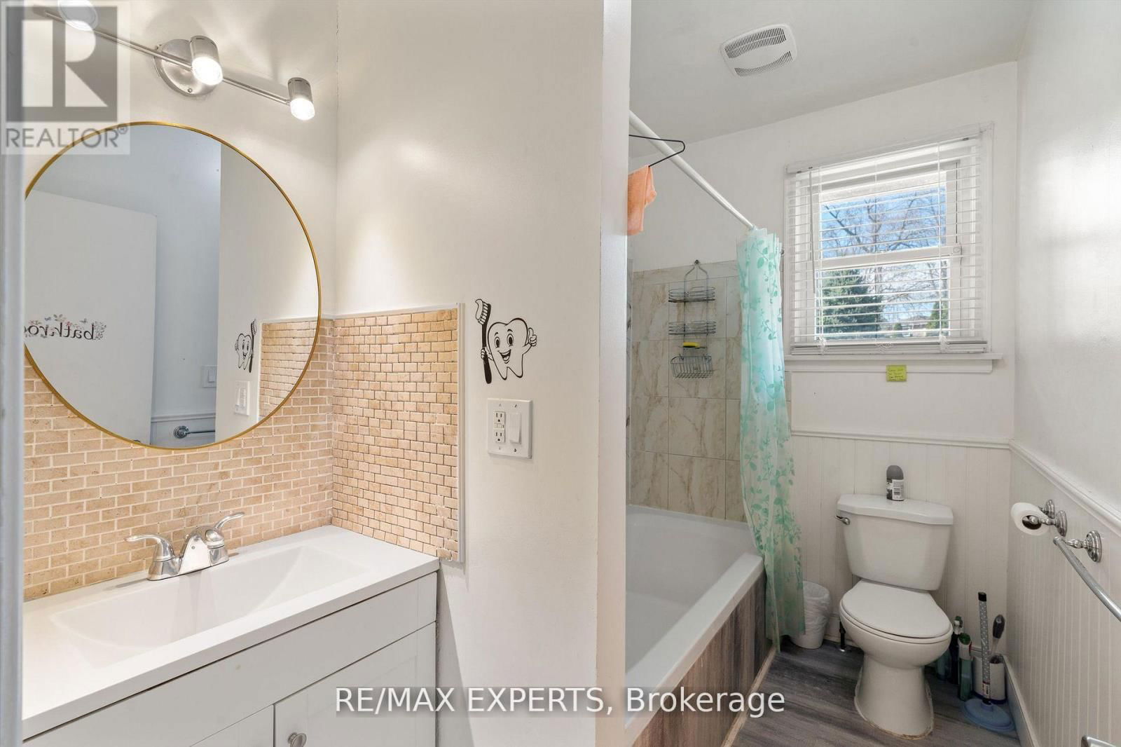 5451 ONTARIO AVENUE Image 11