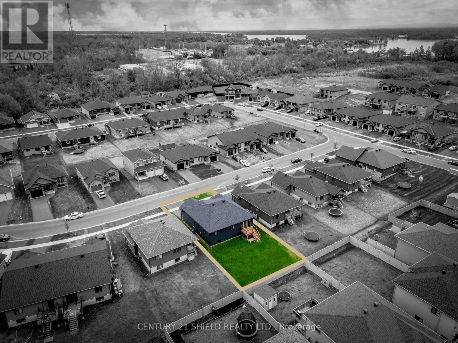 256 GILLIS AVENUE Image 10