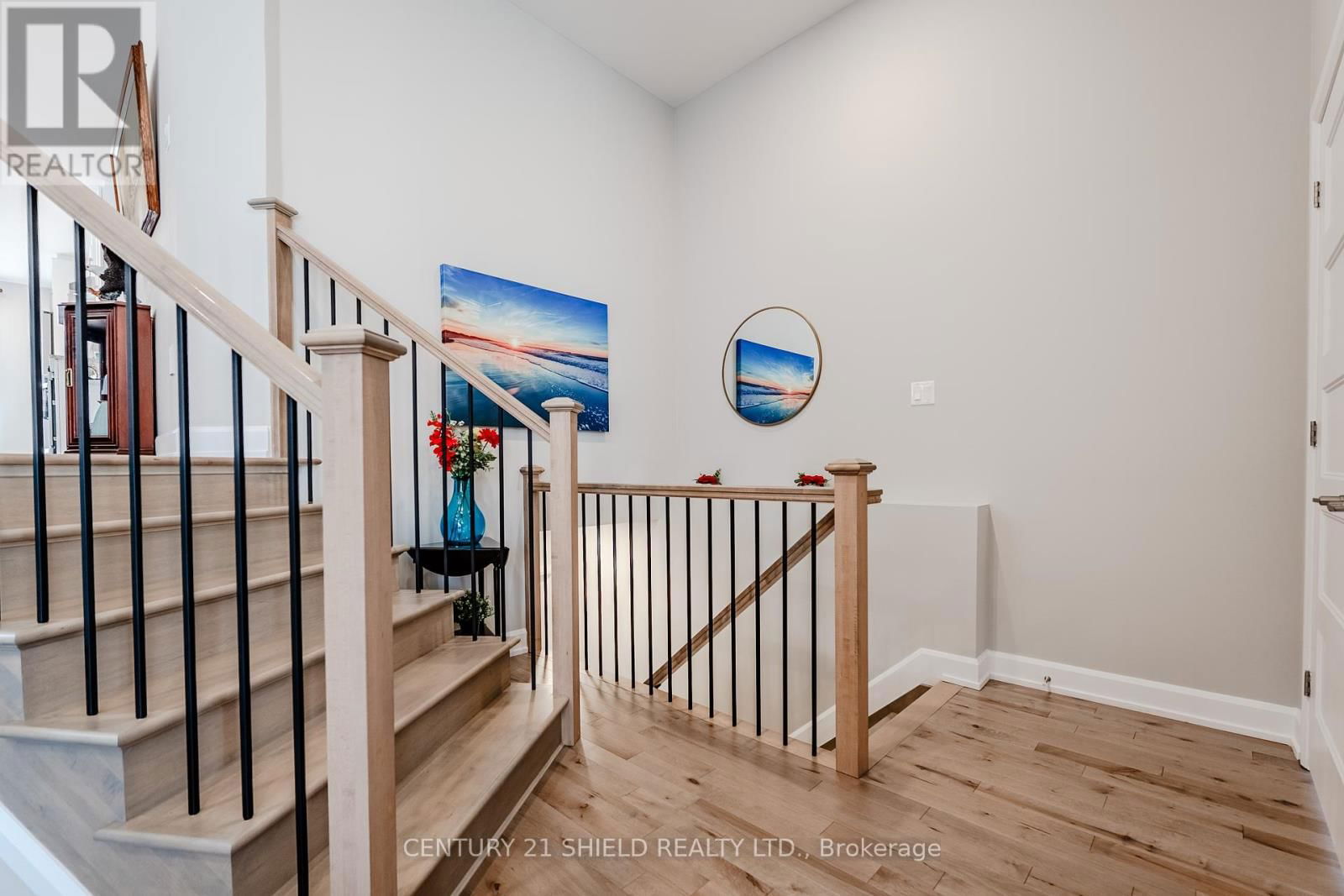 256 GILLIS AVENUE Image 17