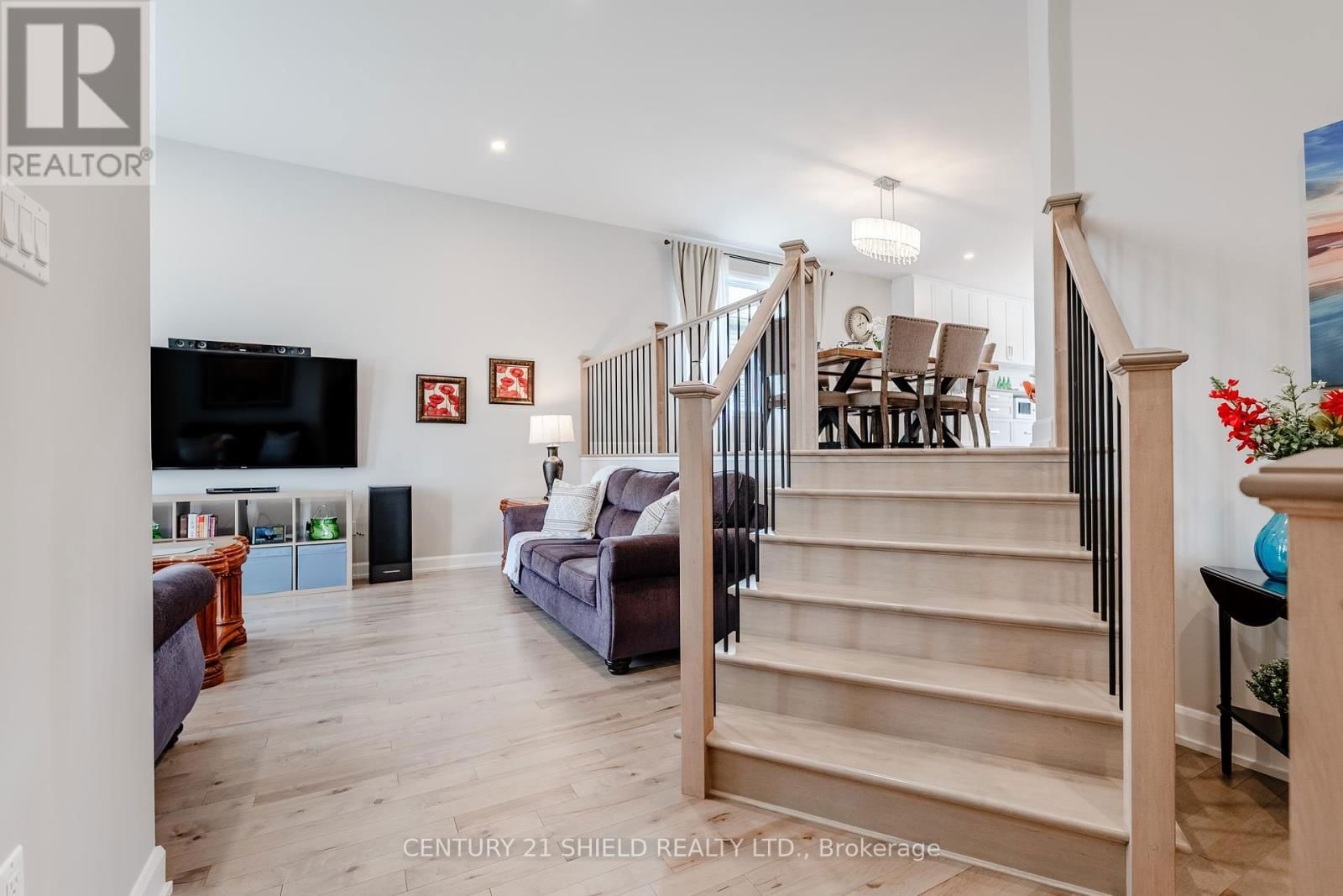 256 GILLIS AVENUE Image 22