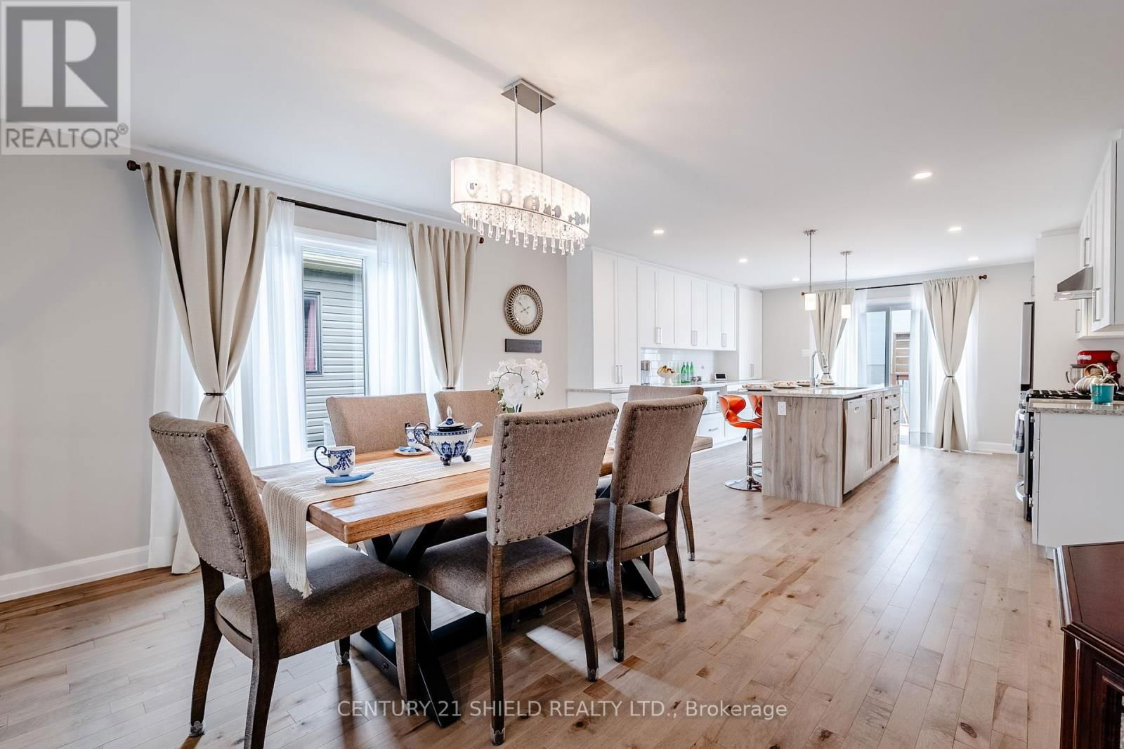 256 GILLIS AVENUE Image 23