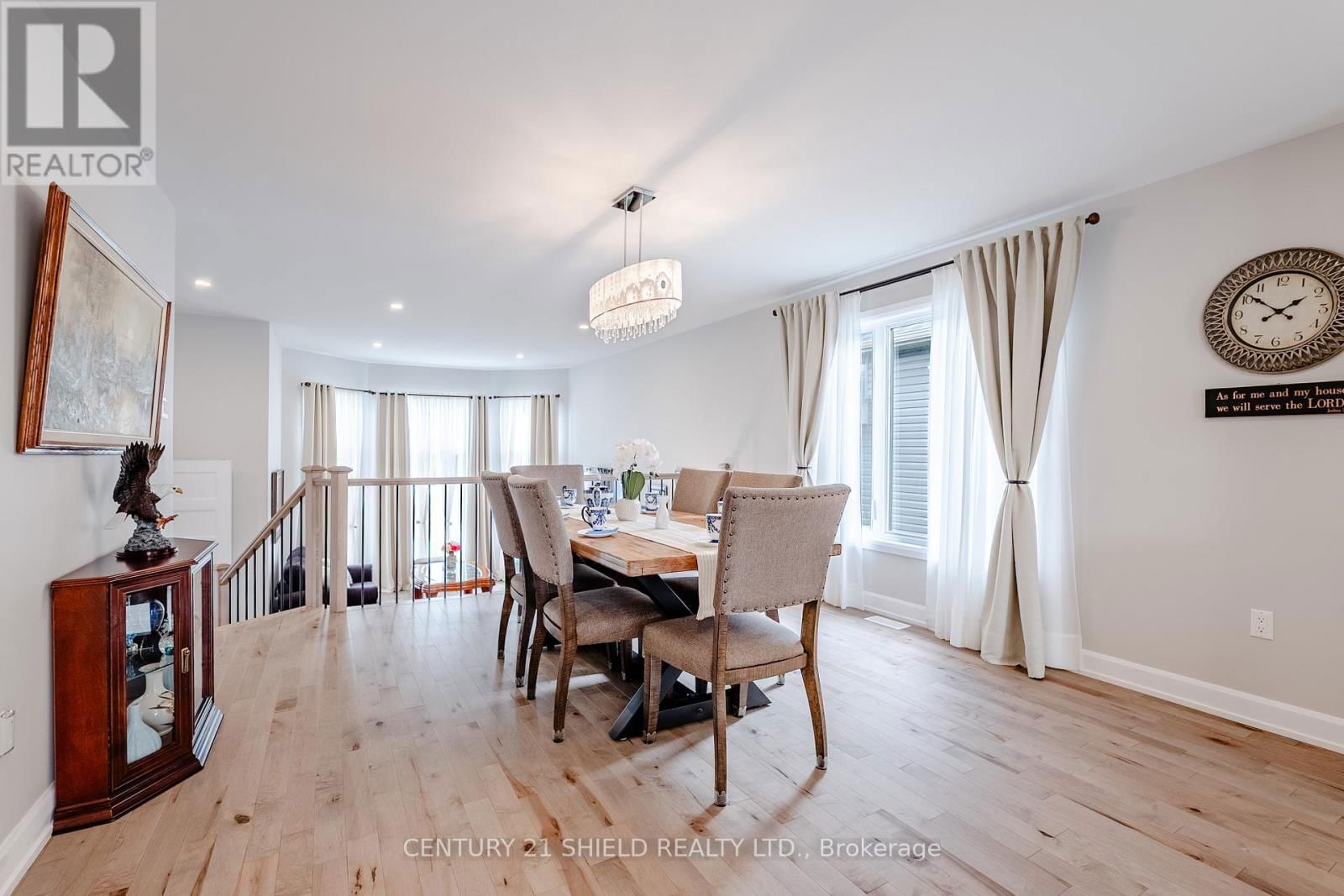 256 GILLIS AVENUE Image 25
