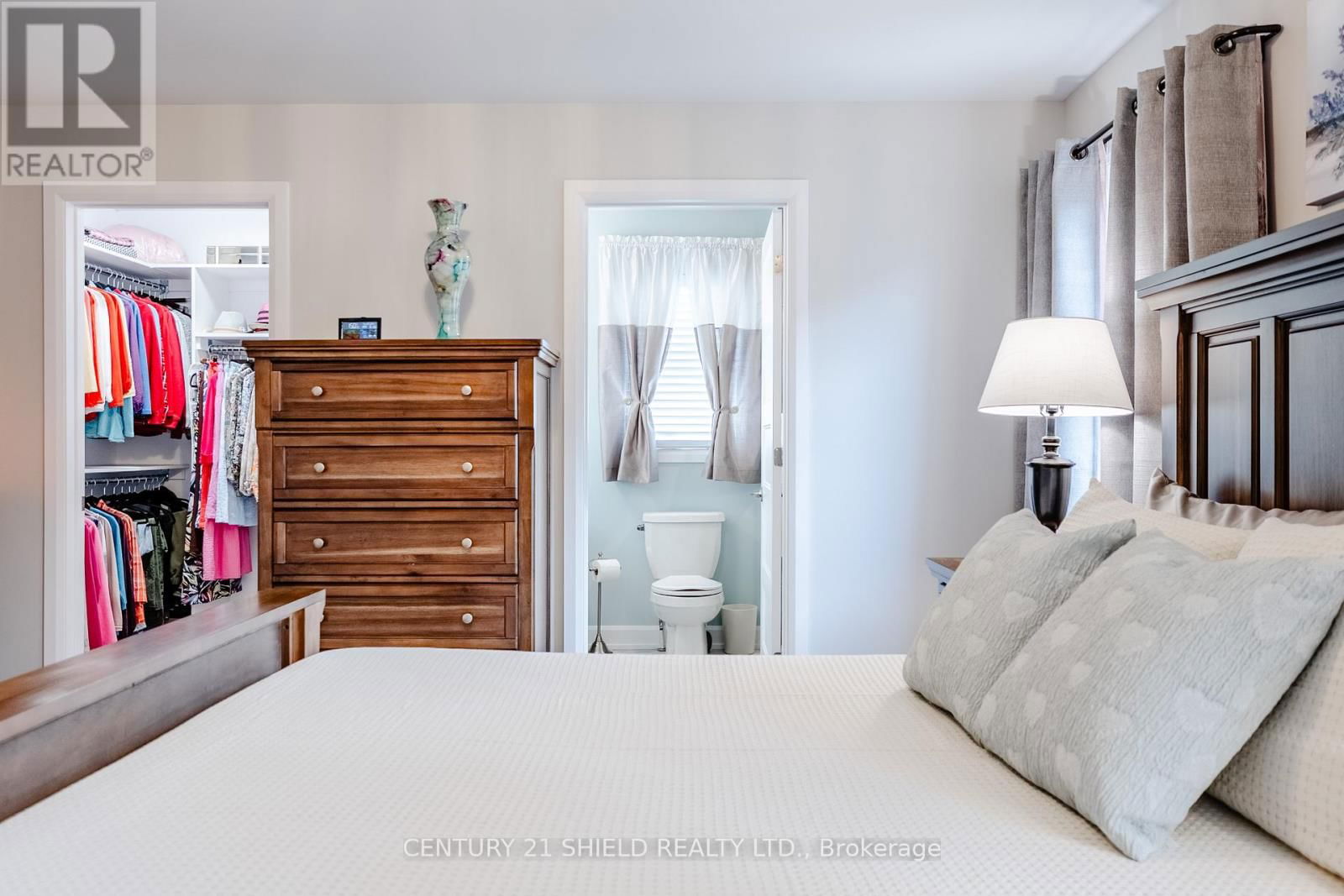 256 GILLIS AVENUE Image 36