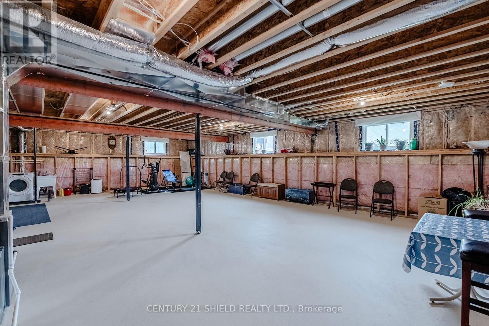 256 GILLIS AVENUE Image 43