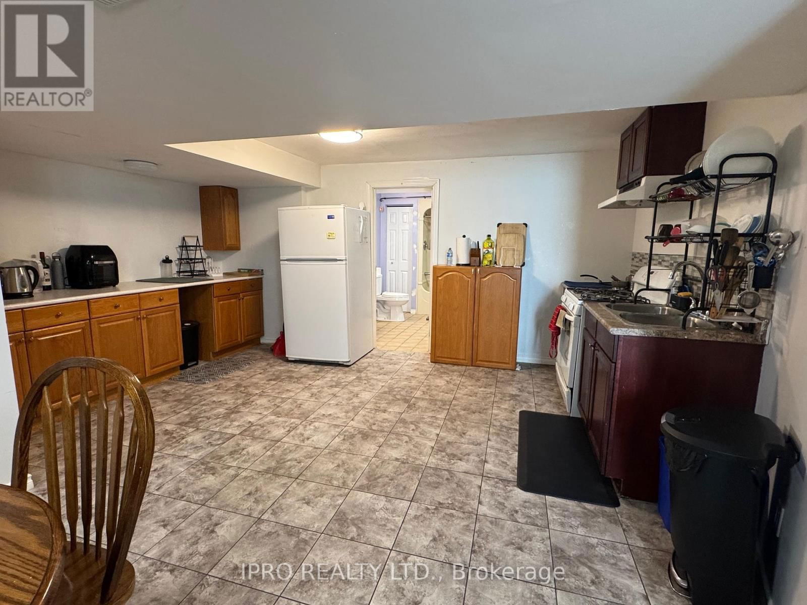 1525 SOUTH PACIFIC AVENUE Image 23