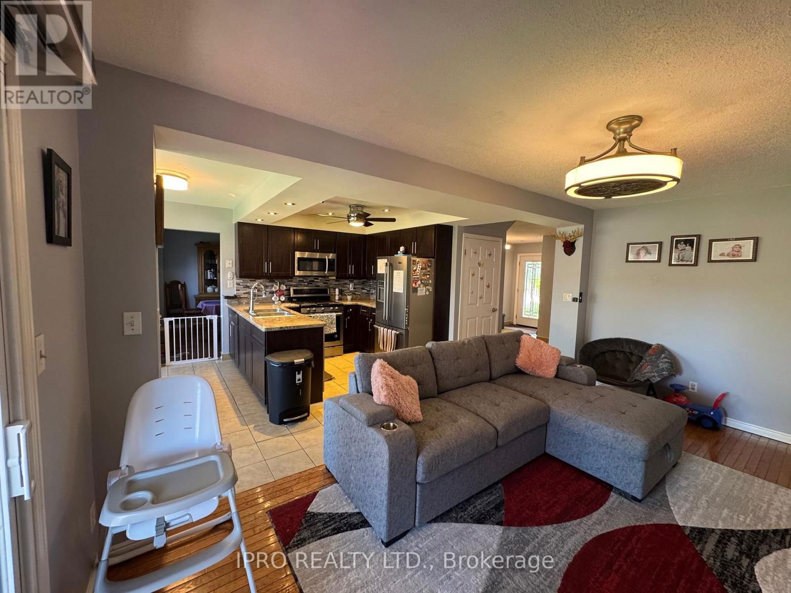 1525 SOUTH PACIFIC AVENUE Image 31