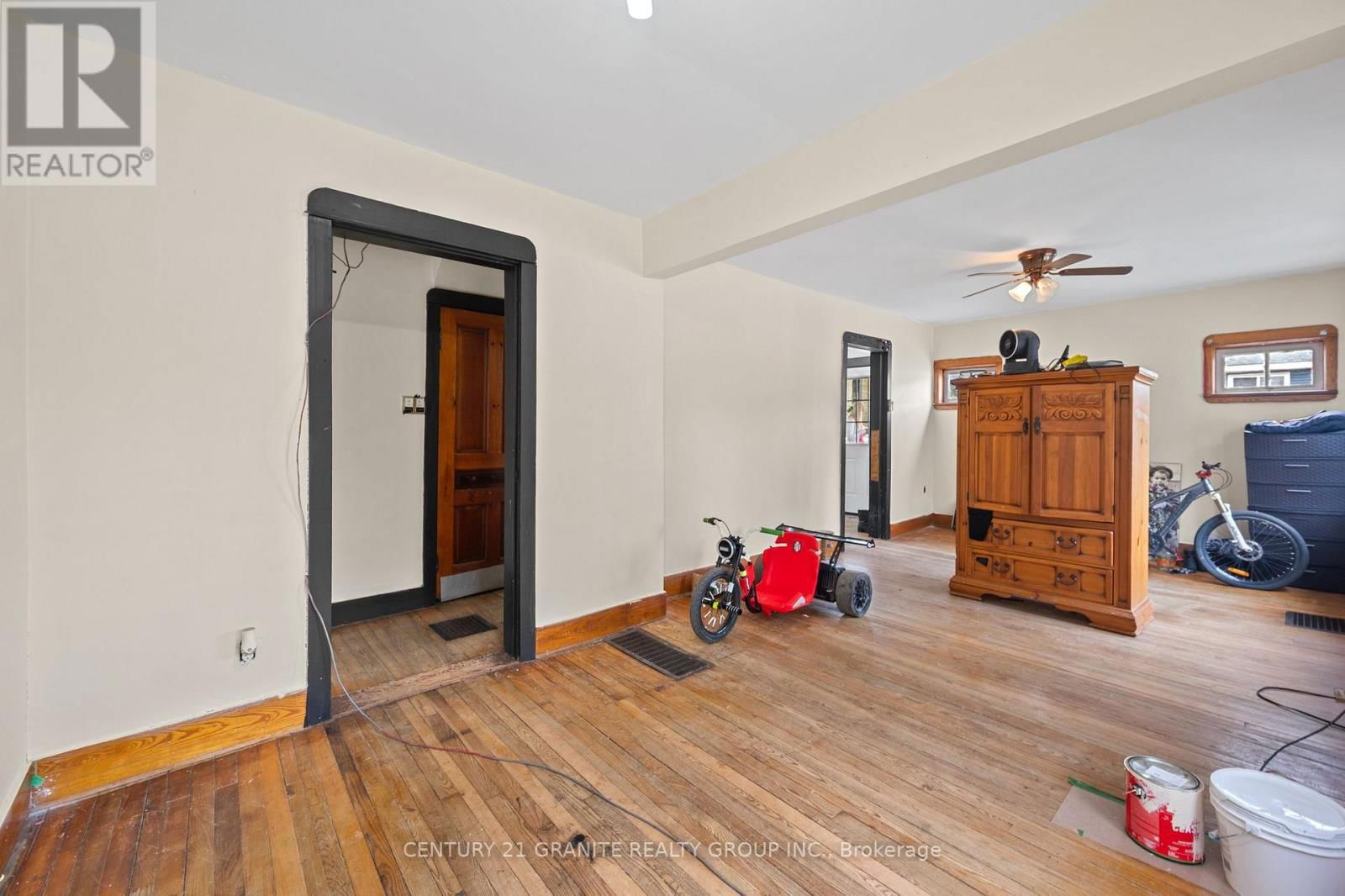 183 HASTINGS STREET NORTH Image 38
