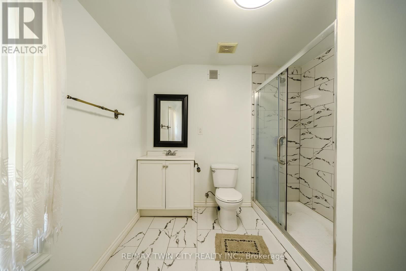 5684 SPRING STREET Image 12