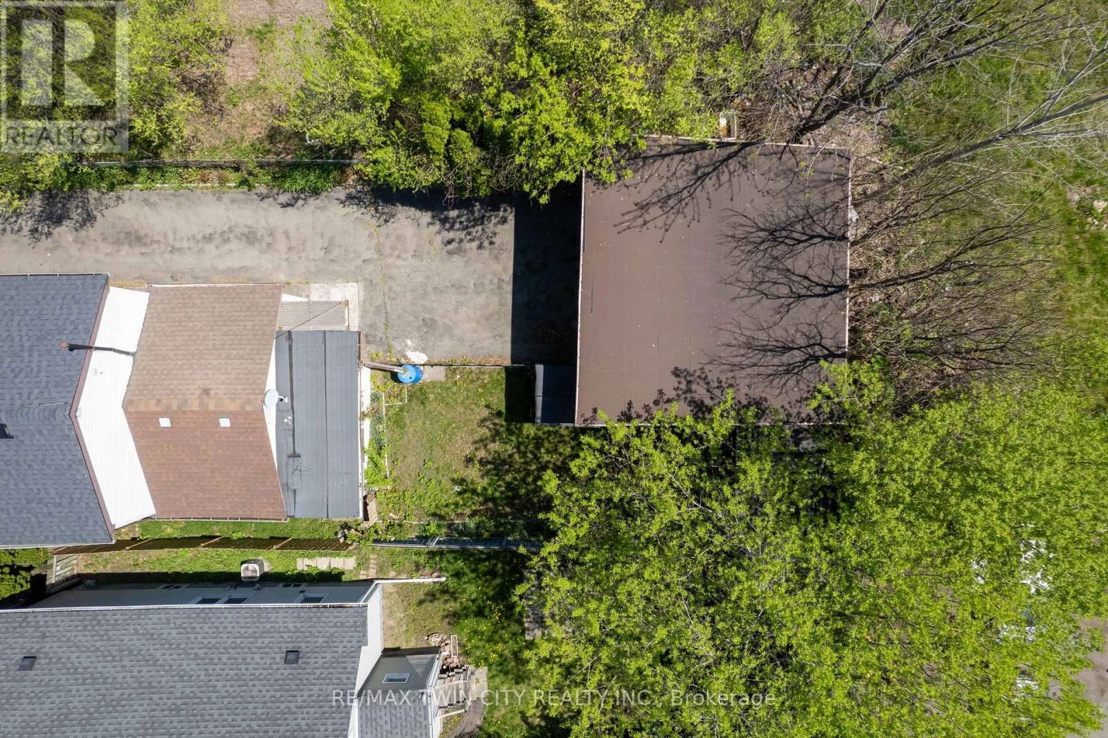 5684 SPRING STREET Image 20