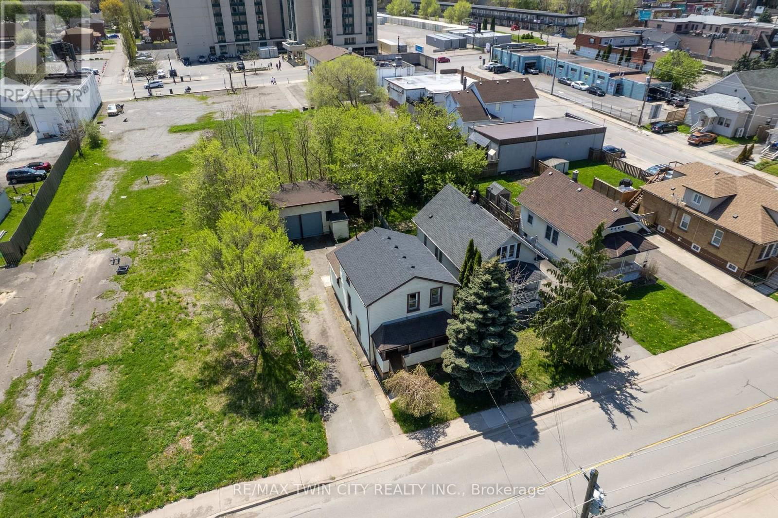 5684 SPRING STREET Image 21