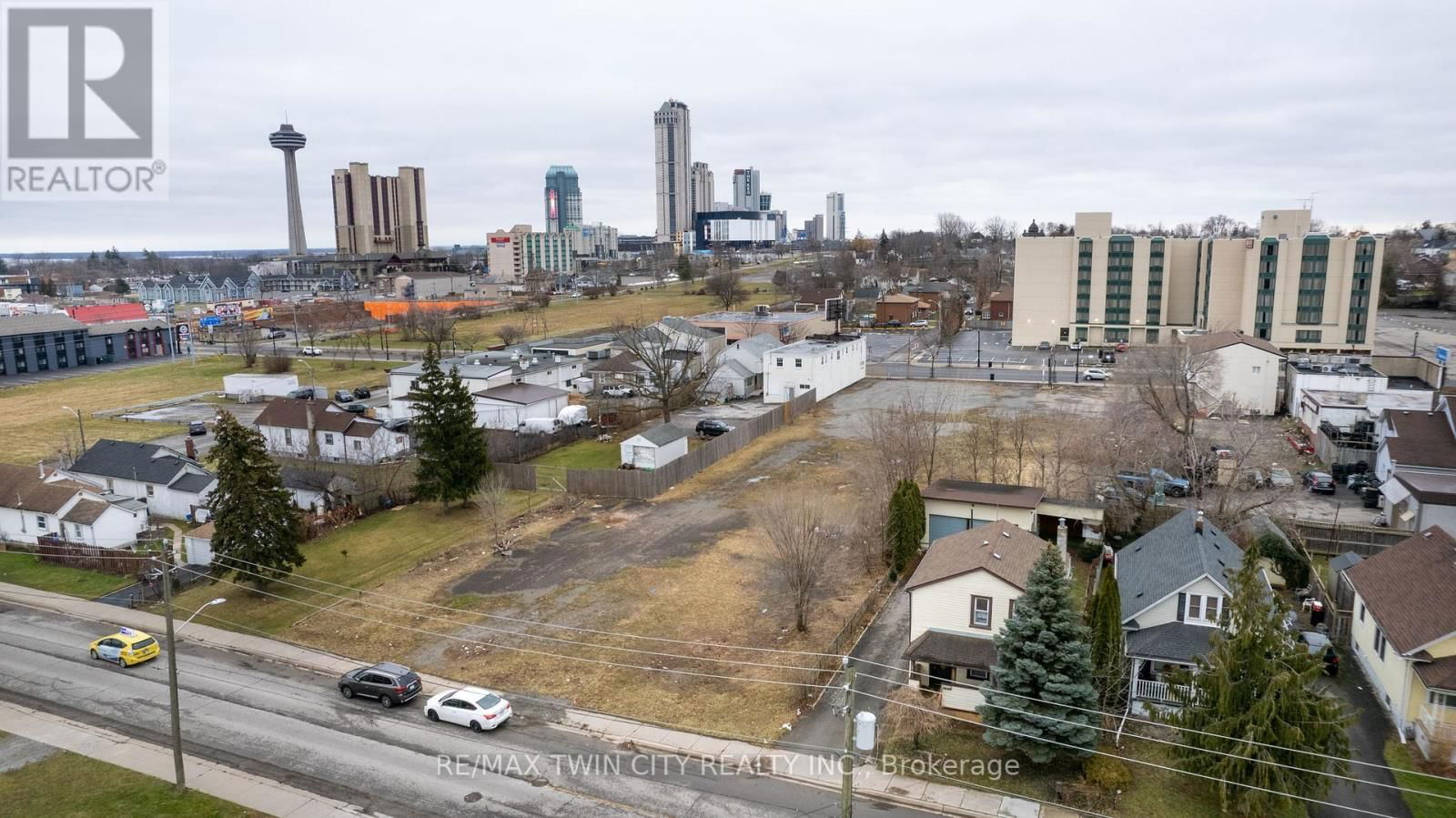 5684 SPRING STREET Image 22