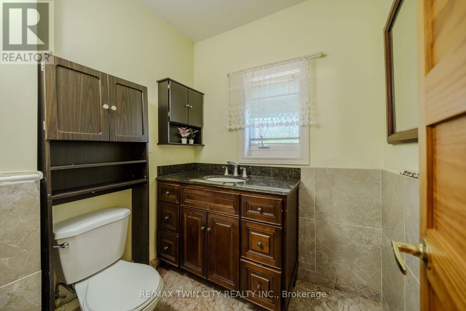 5684 SPRING STREET Image 8