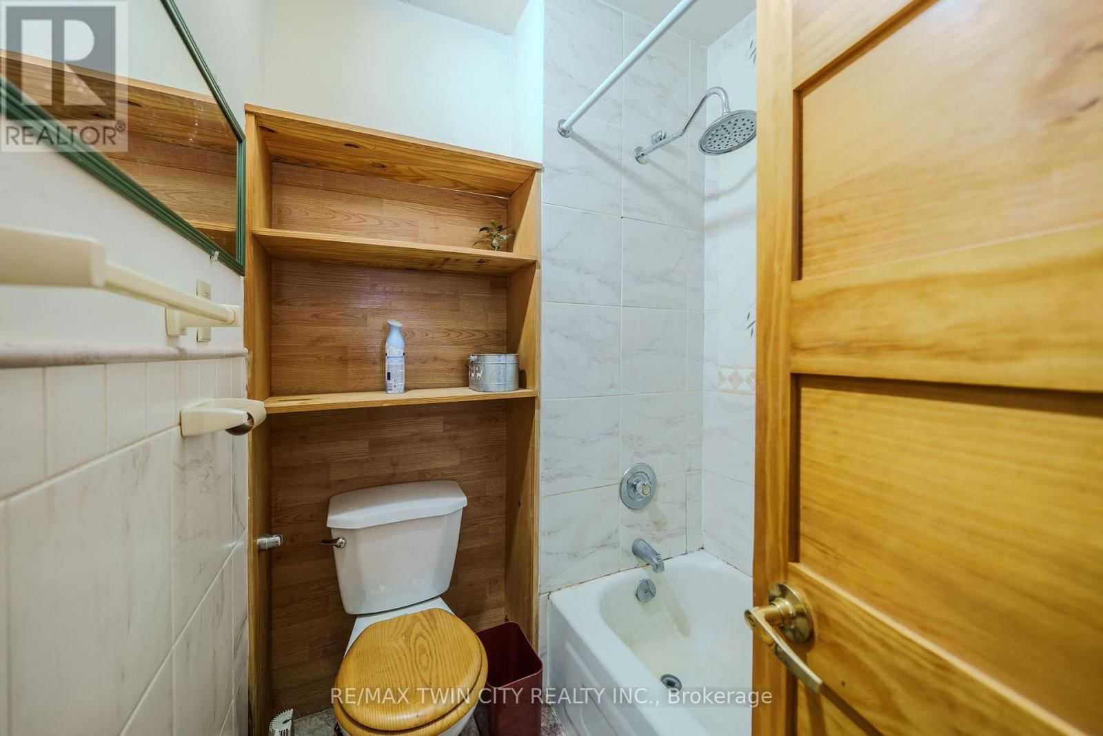 5684 SPRING STREET Image 9