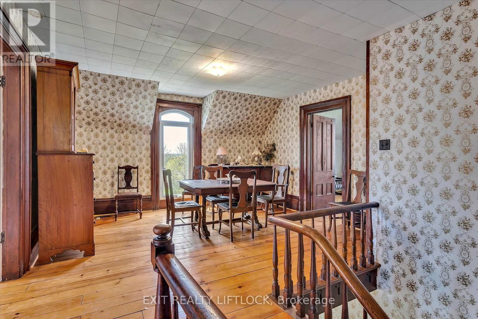 404 MORTON LINE Image 15