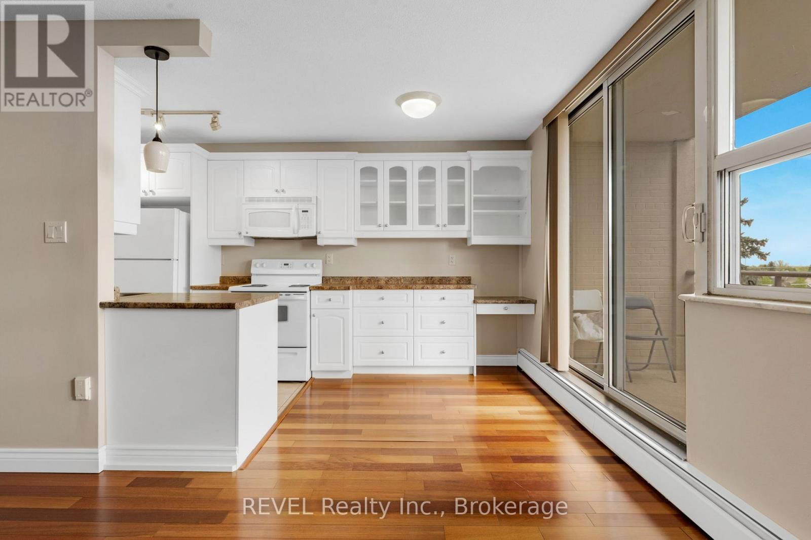 502 - 6390 HUGGINS STREET Image 11