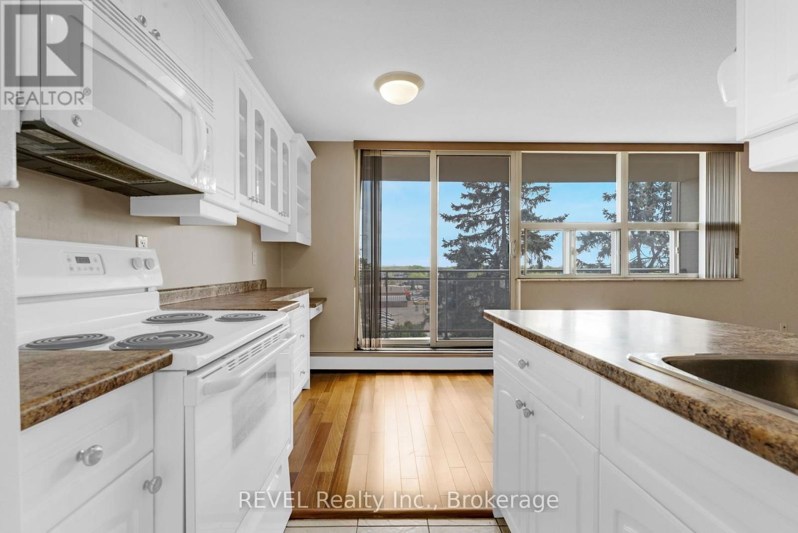 502 - 6390 HUGGINS STREET Image 13