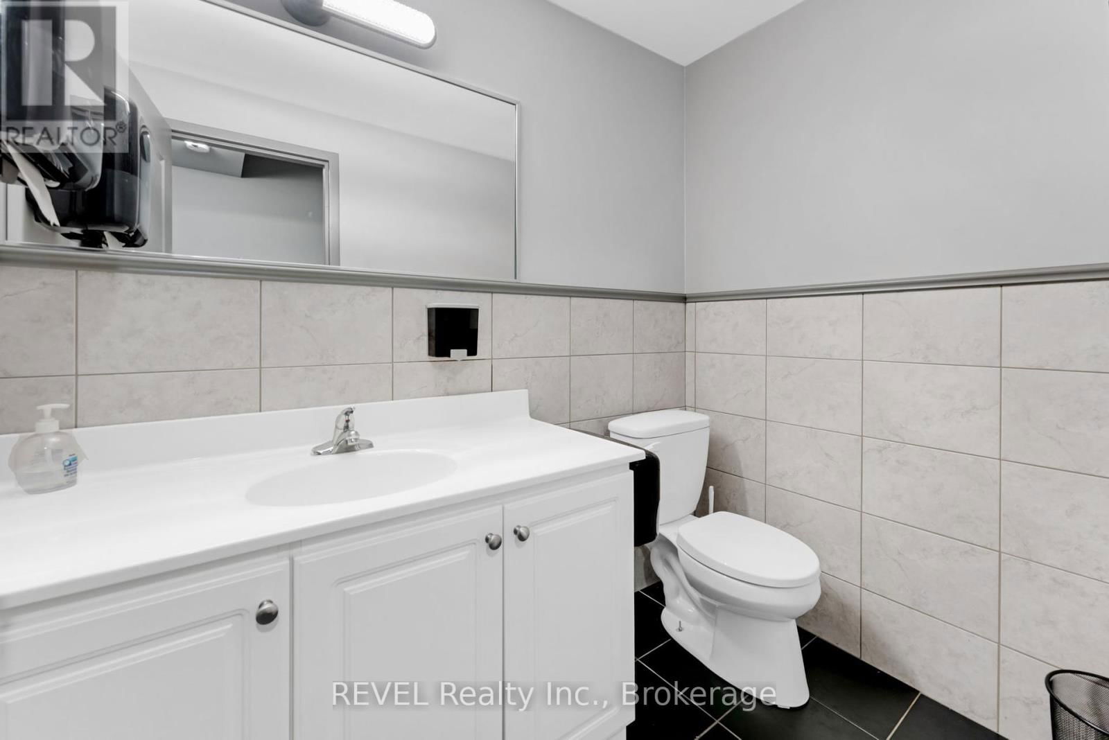 502 - 6390 HUGGINS STREET Image 25