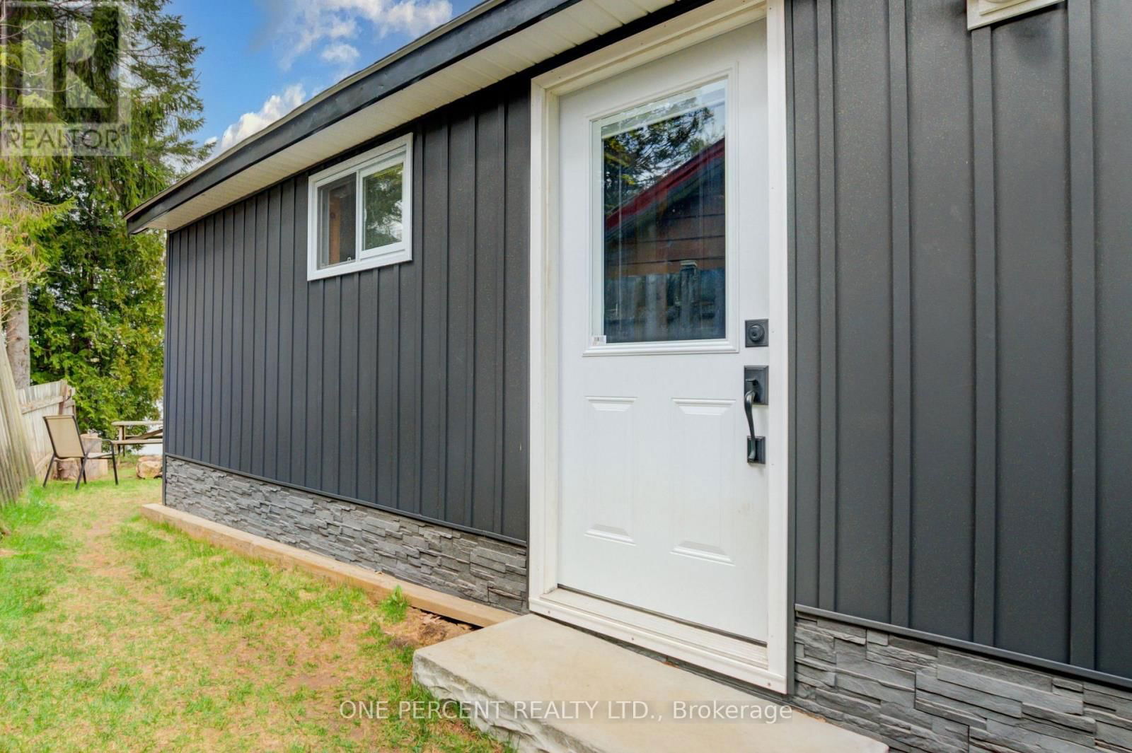 1105 LAKESHORE ROAD Image 11