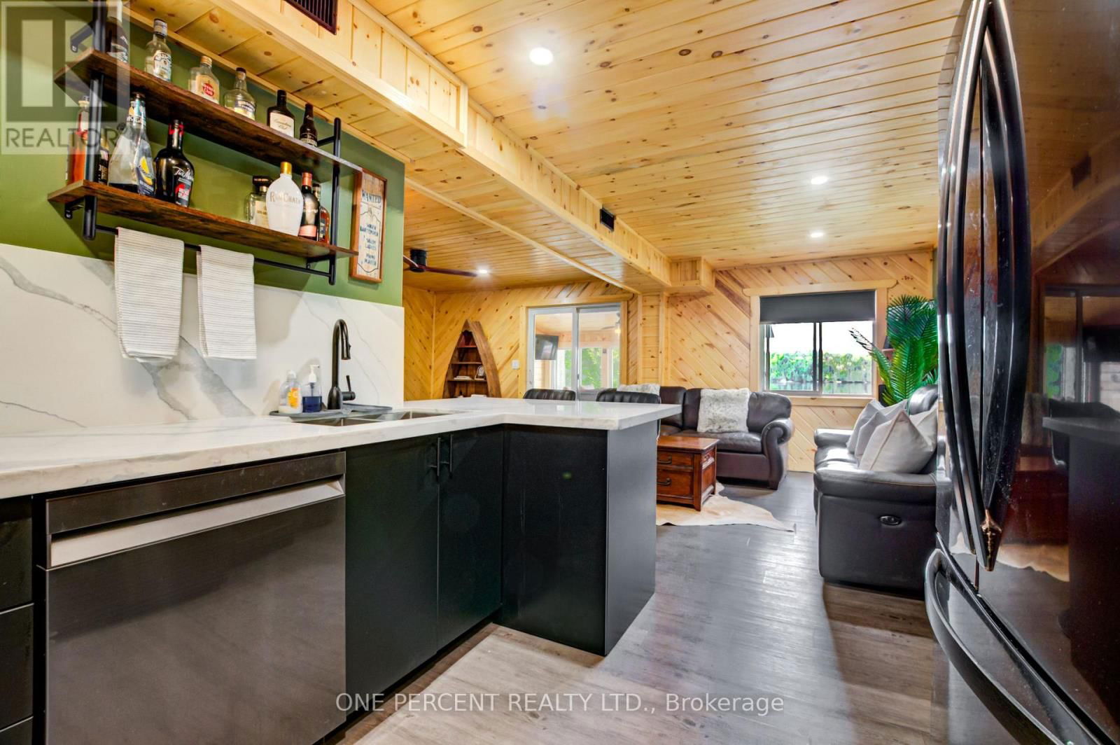 1105 LAKESHORE ROAD Image 21