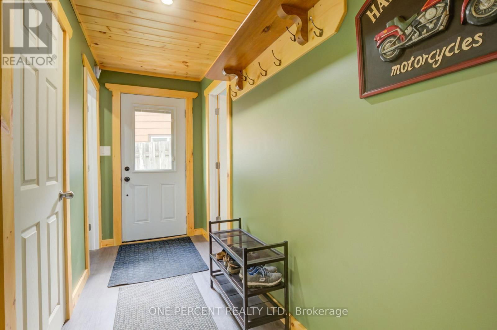 1105 LAKESHORE ROAD Image 32