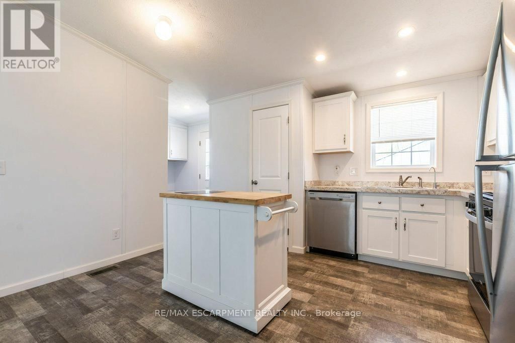 9 HICKORY HOLLOW Image 10