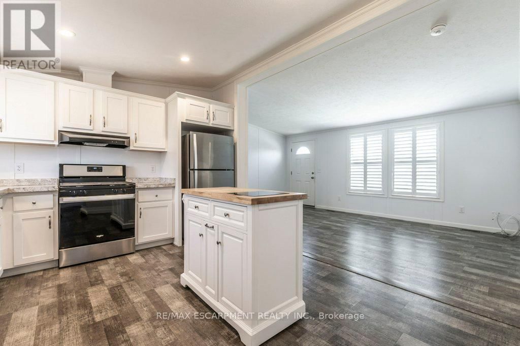 9 HICKORY HOLLOW Image 12