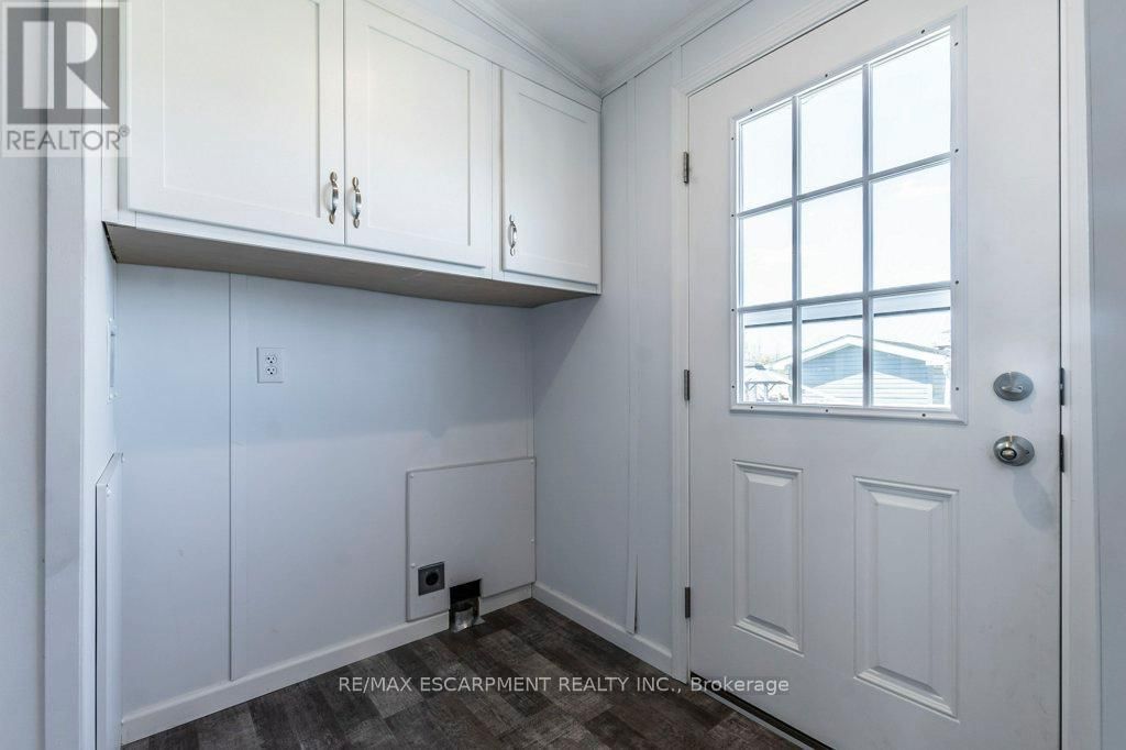 9 HICKORY HOLLOW Image 14
