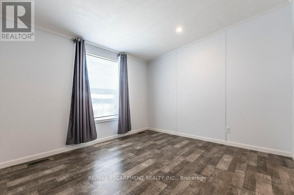9 HICKORY HOLLOW Image 15