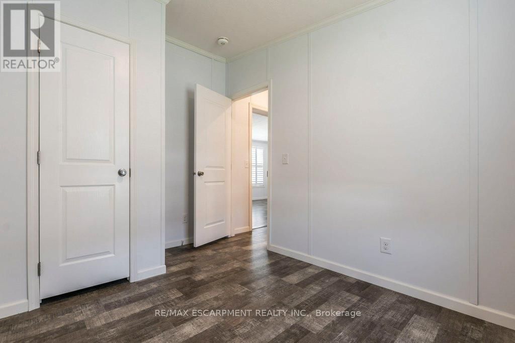 9 HICKORY HOLLOW Image 23