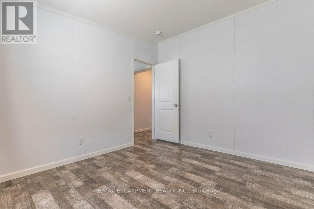 9 HICKORY HOLLOW Image 25