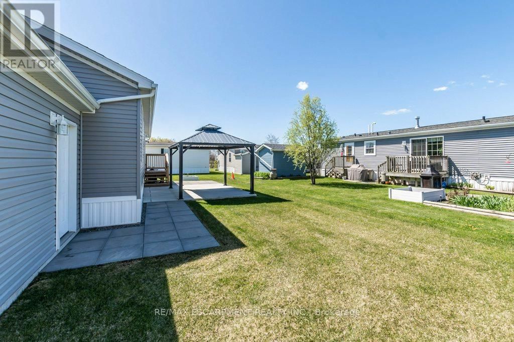 9 HICKORY HOLLOW Image 32