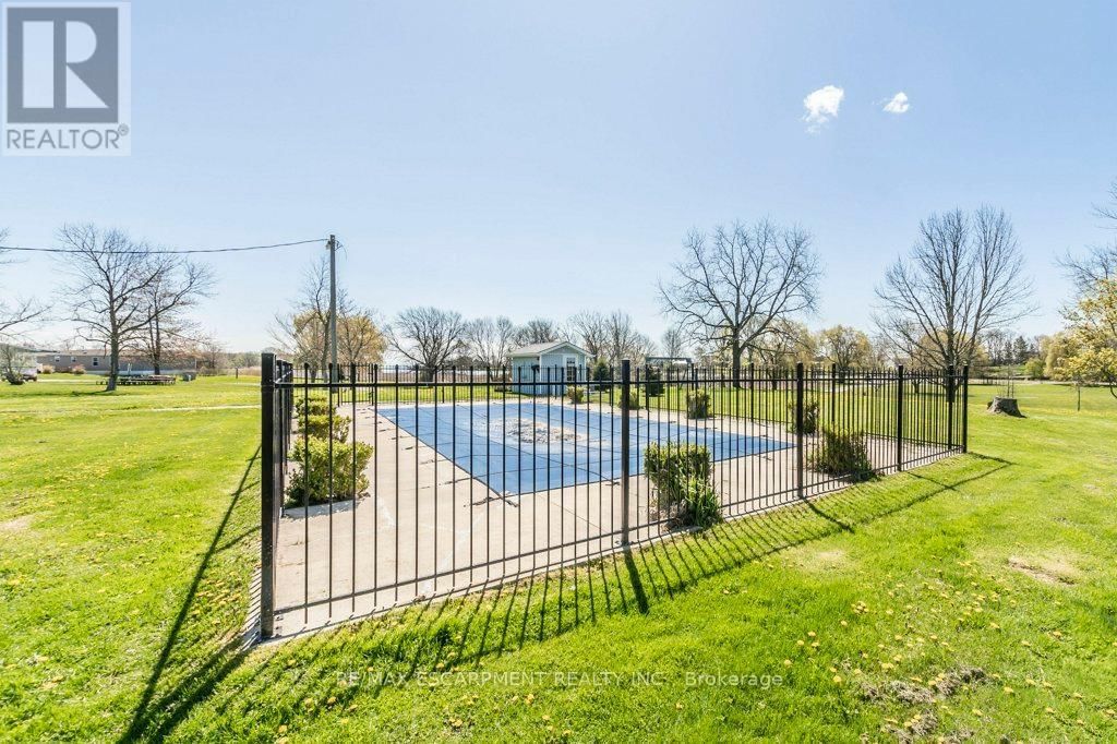 9 HICKORY HOLLOW Image 35