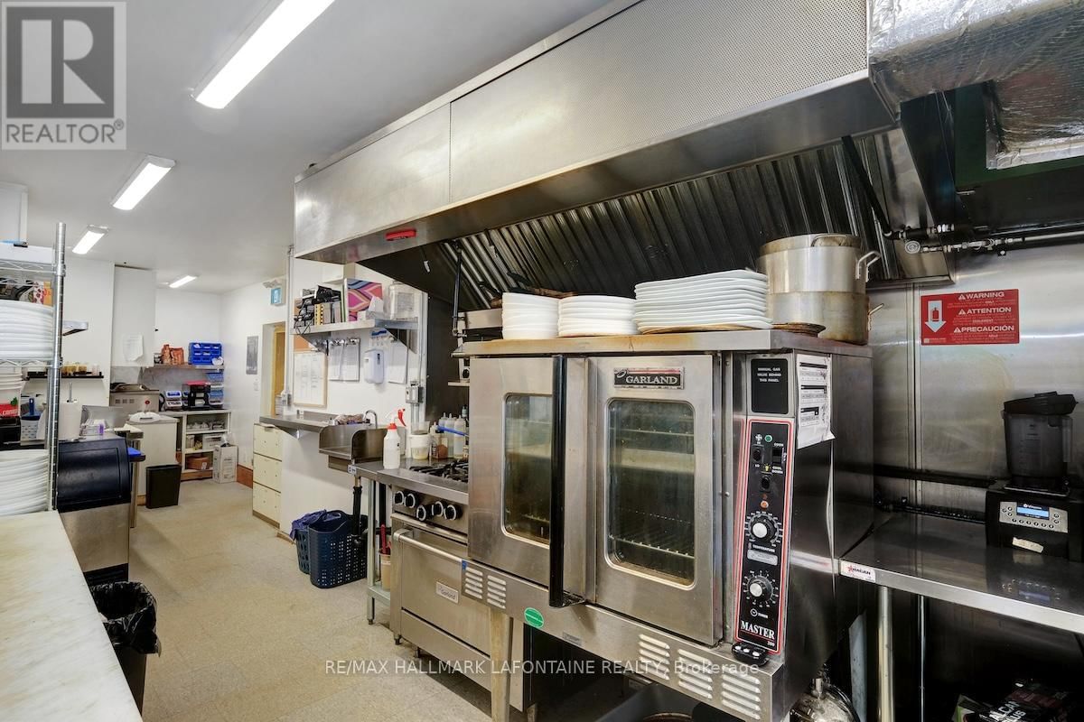 100 GORE STREET EAST Image 21