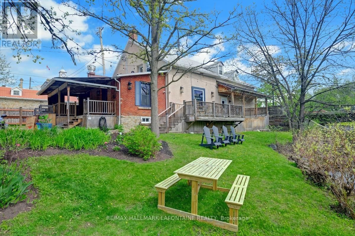 100 GORE STREET EAST Image 32
