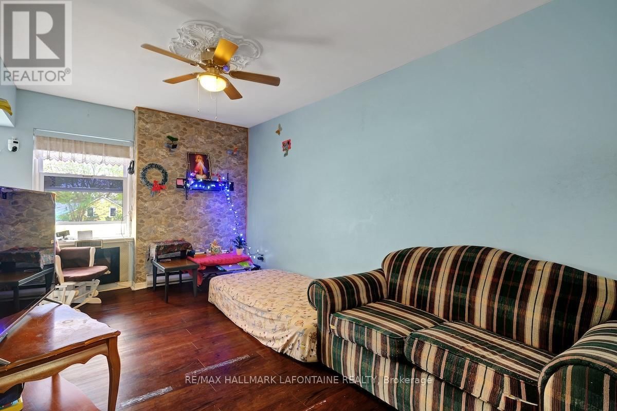 100 GORE STREET EAST Image 39