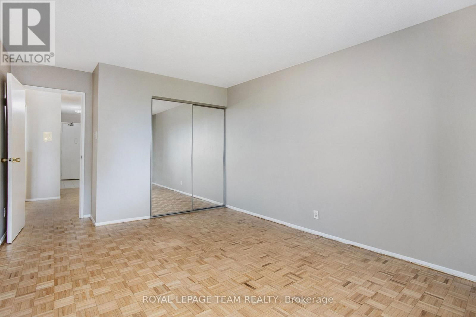 1606 - 158A MCARTHUR AVENUE Image 14