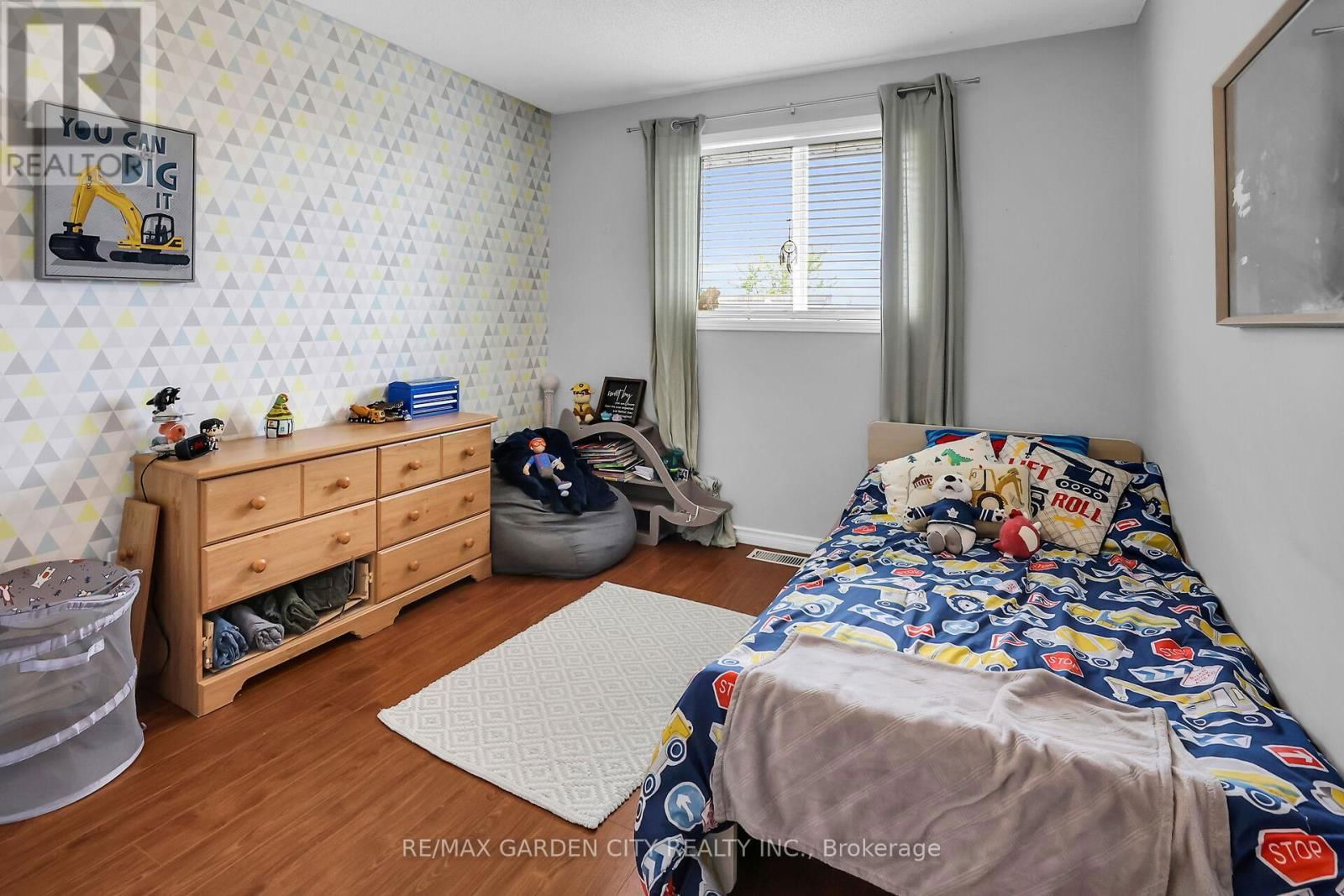 48 MAGNOLIA CRESCENT Image 17