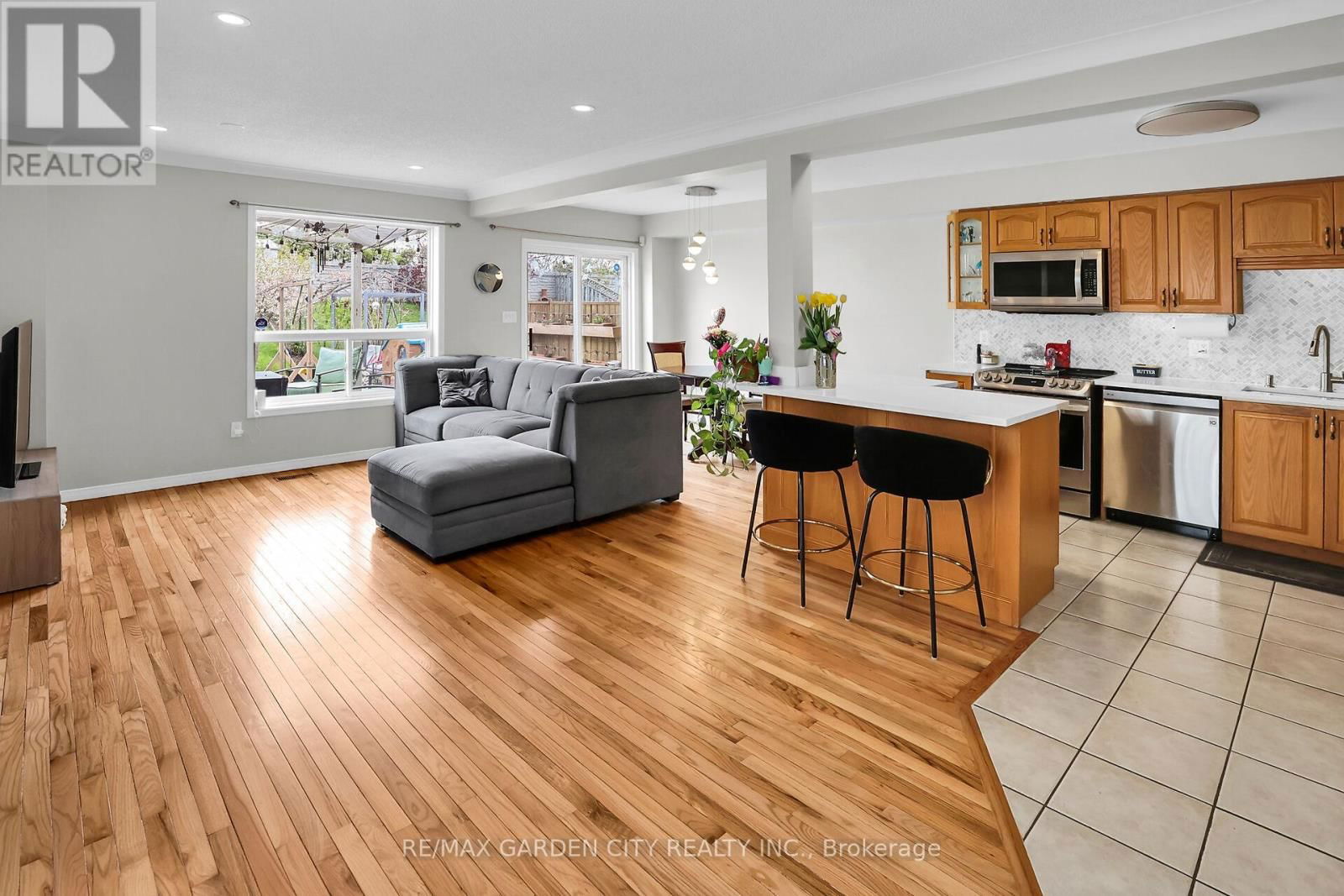 48 MAGNOLIA CRESCENT Image 3