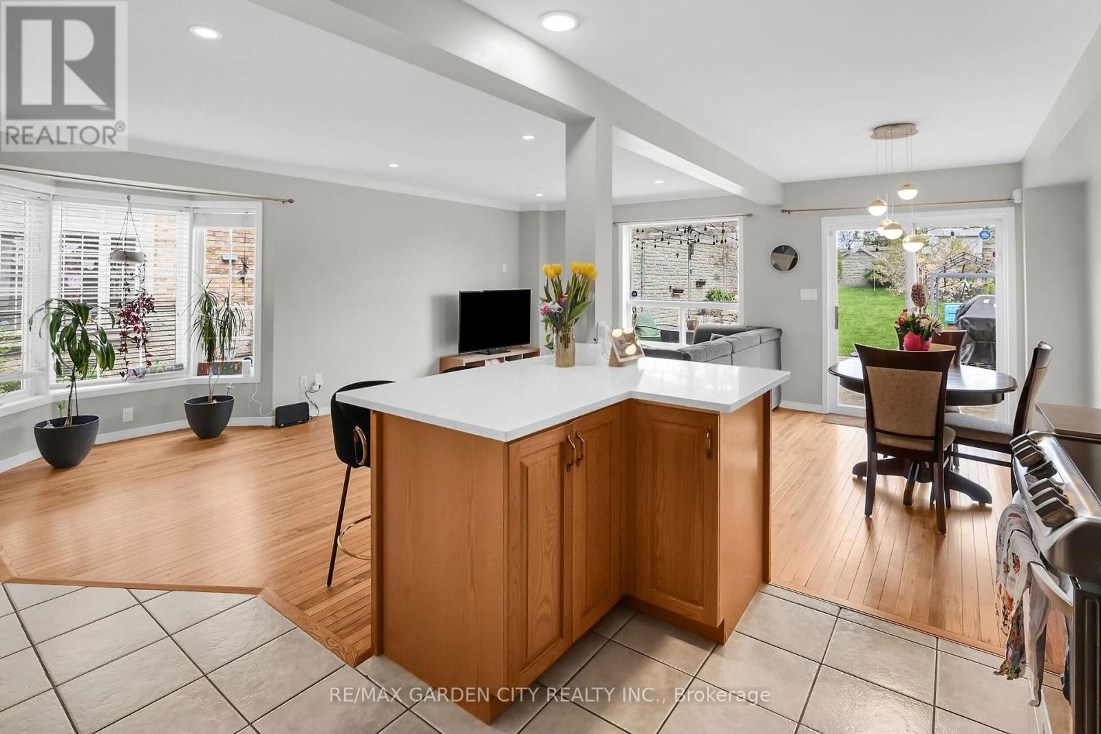 48 MAGNOLIA CRESCENT Image 6